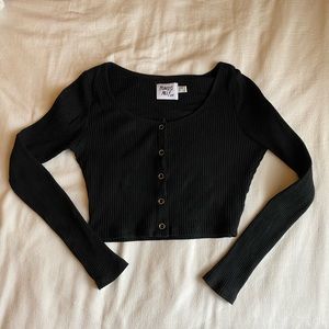 Princess Polly cropped button up long sleeve shirt/sweater